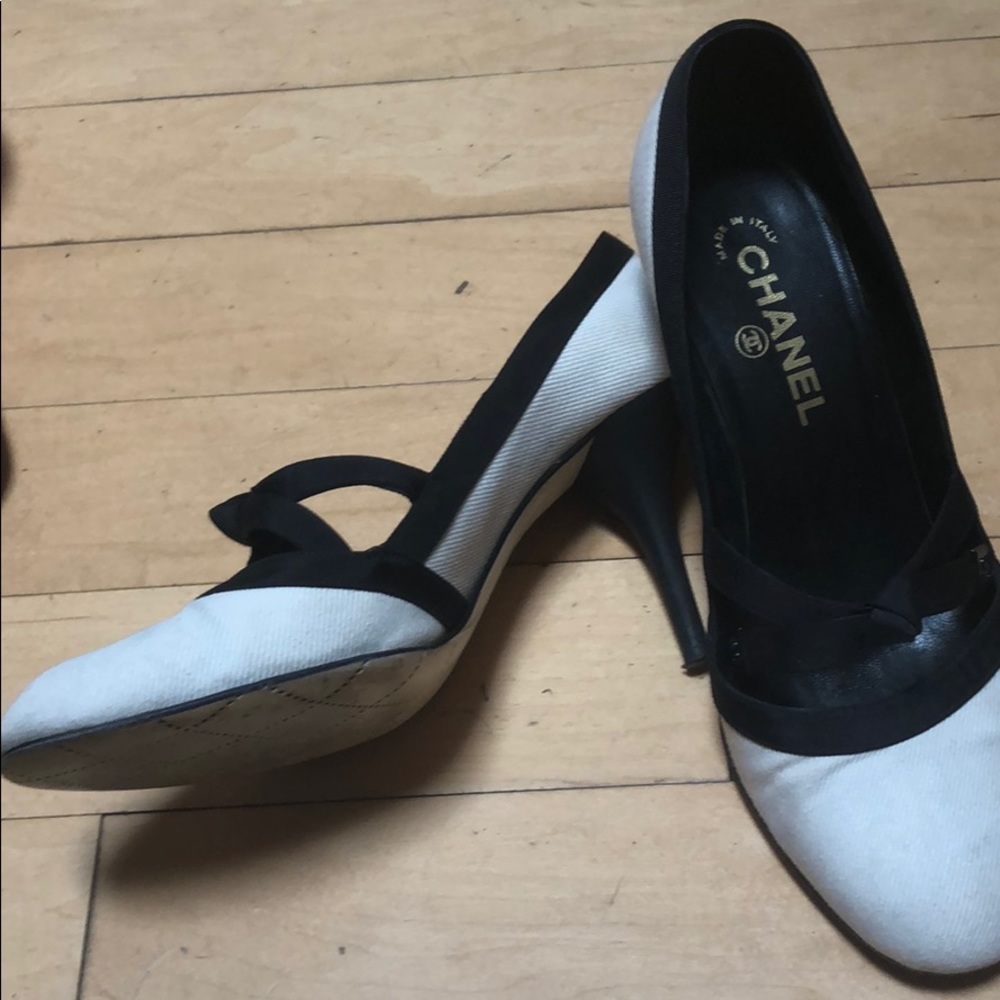 Chanel b/w canvas heels 👠 - Picture 4 of 10